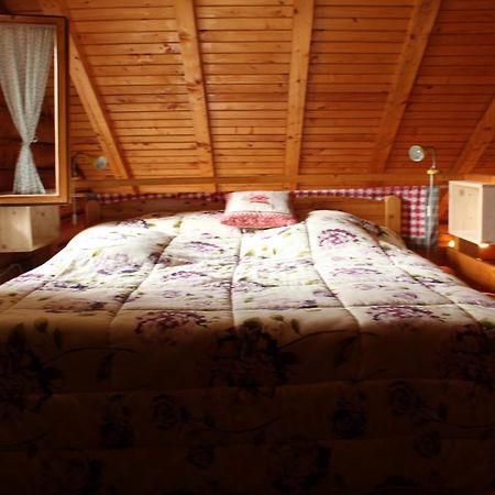 B&B Le Corone - Chalet Nel Bosco Cavalo エクステリア 写真