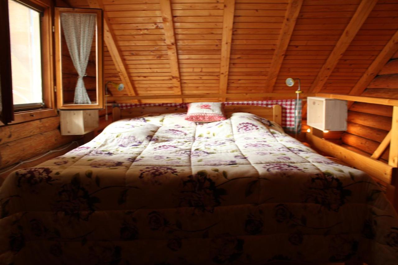 B&B Le Corone - Chalet Nel Bosco Cavalo エクステリア 写真